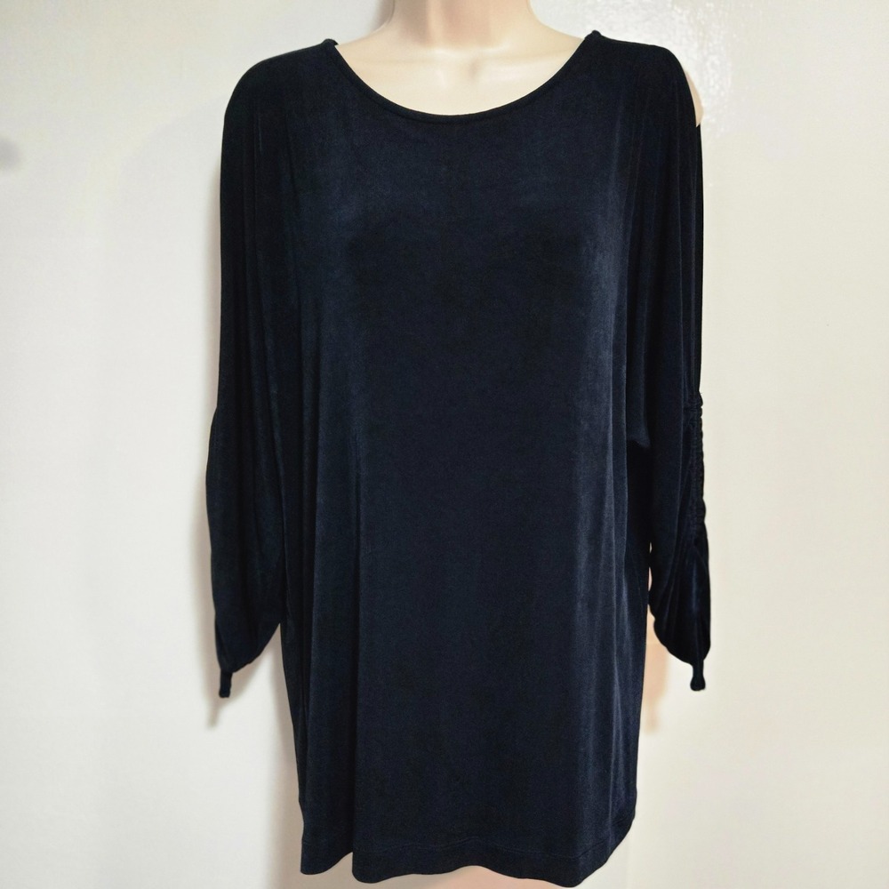 Chico's Travelers  Sz 2 (L)  Navy Cold Shoulder Top Ruched Sleeve Liquid Knit